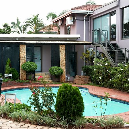 Cozy Nest Guest House דורבן מראה חיצוני תמונה
