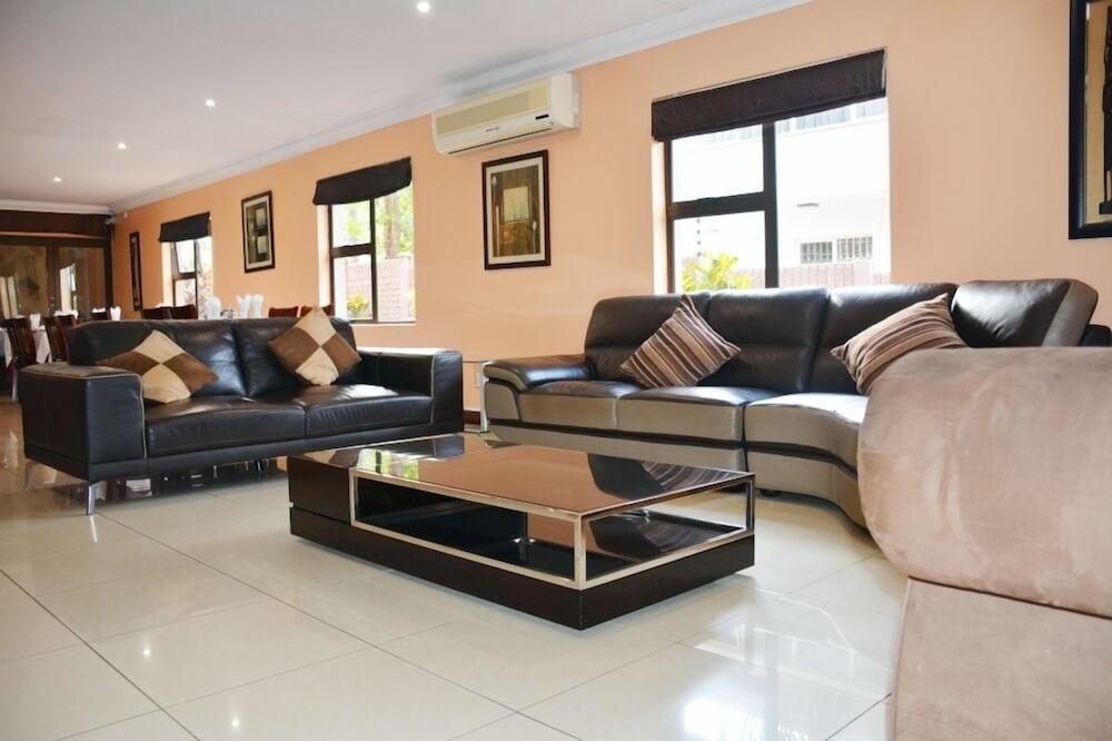 Cozy Nest Guest House דורבן מראה חיצוני תמונה
