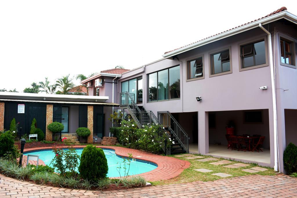 Cozy Nest Guest House דורבן מראה חיצוני תמונה