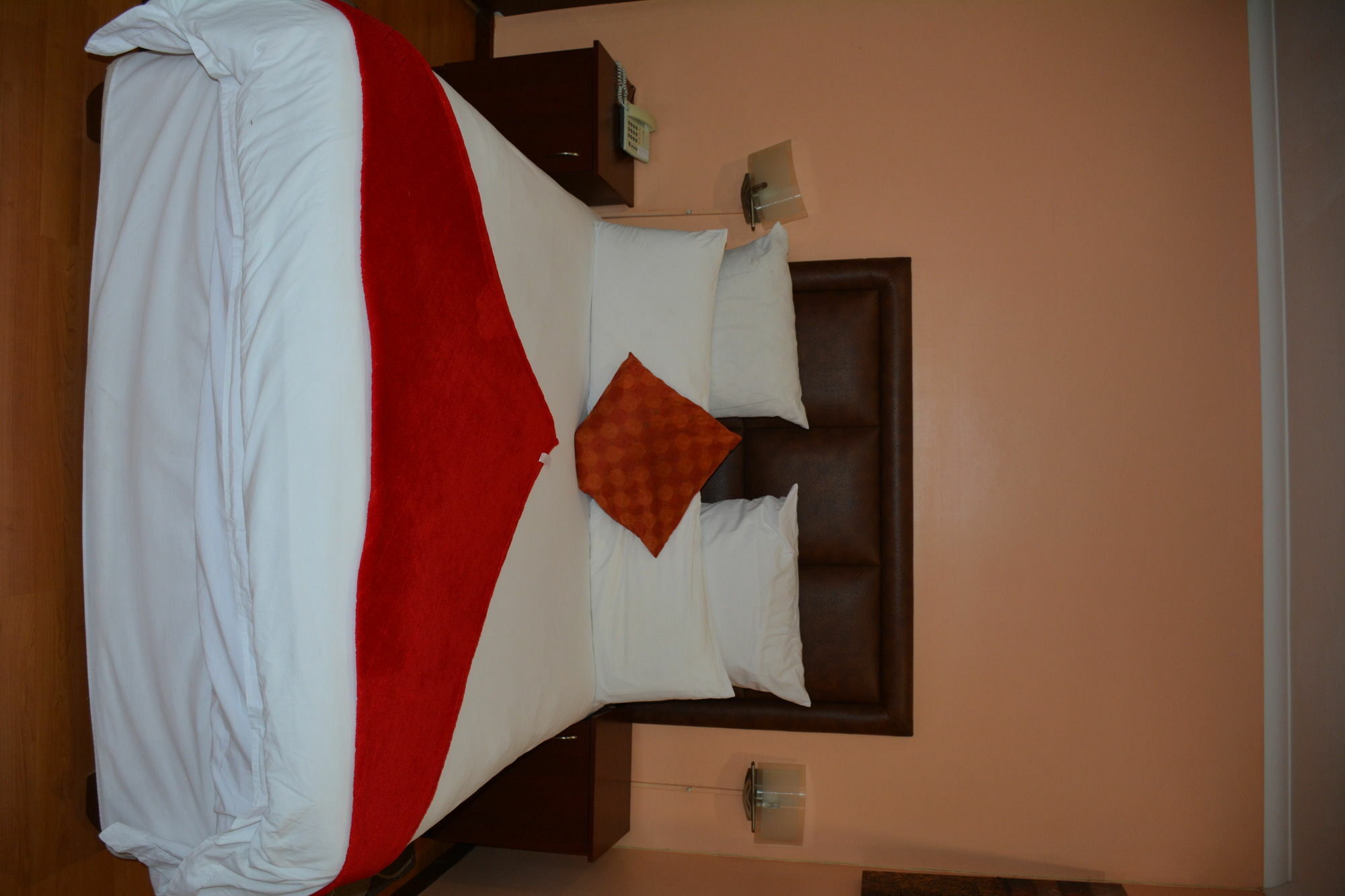 Cozy Nest Guest House דורבן מראה חיצוני תמונה