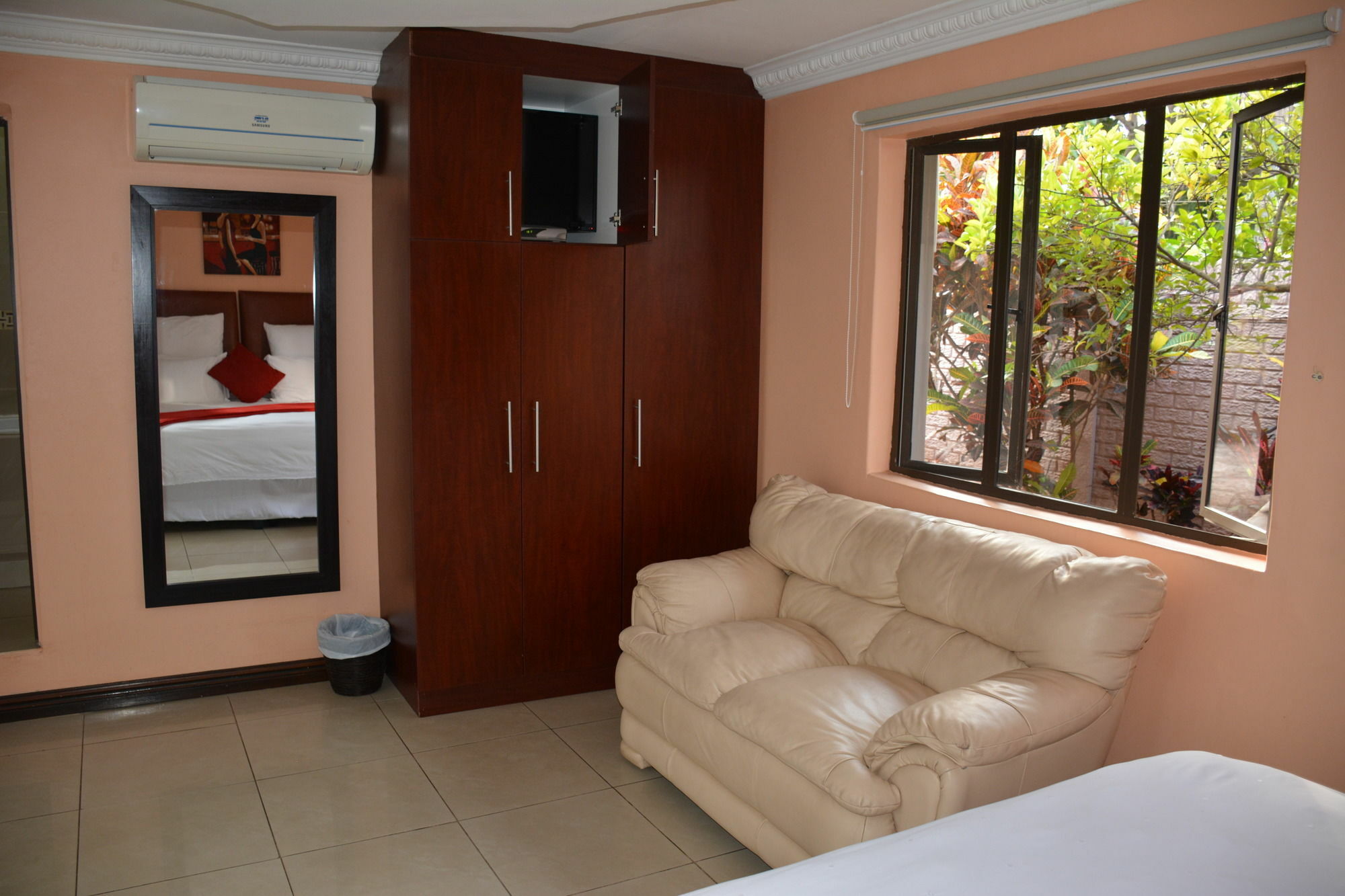 Cozy Nest Guest House דורבן מראה חיצוני תמונה
